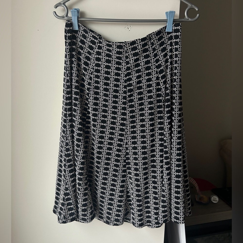 TanJay Black and White Geometric A-Line Skirt